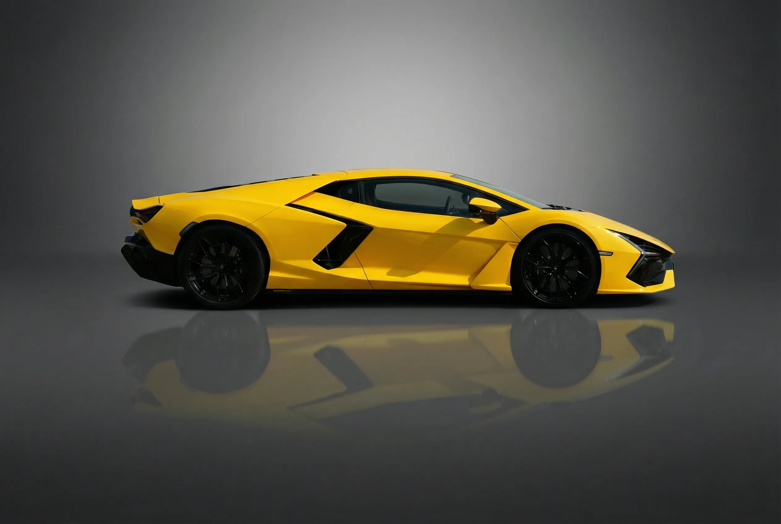LAMBORGHINI Revuelto - Image 5