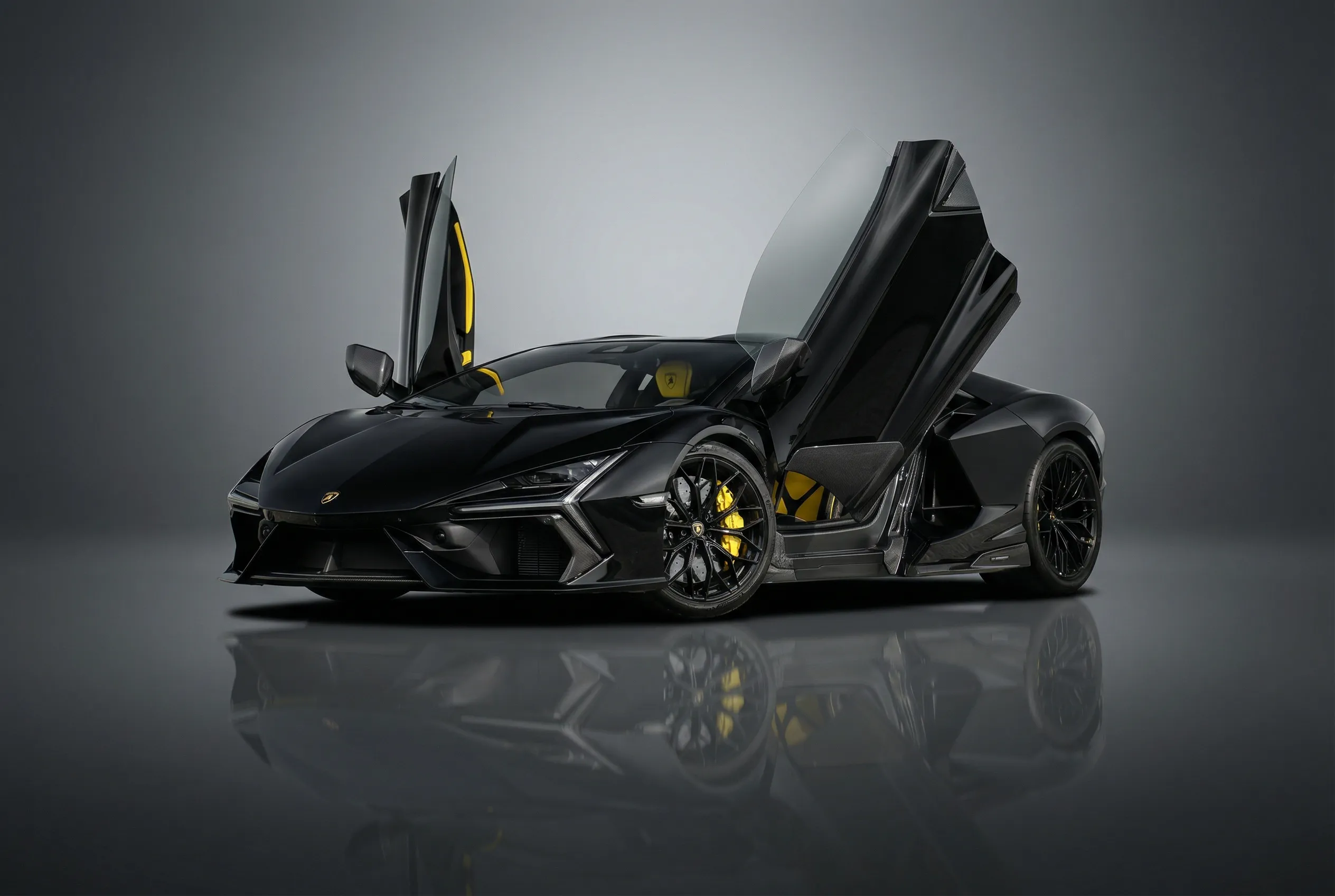LAMBORGHINI Revuelto - Image 2