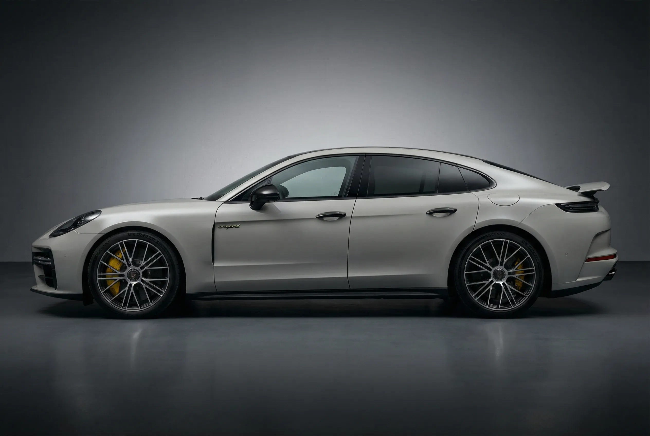 PORSCHE Panamera Turbo S - Image 4