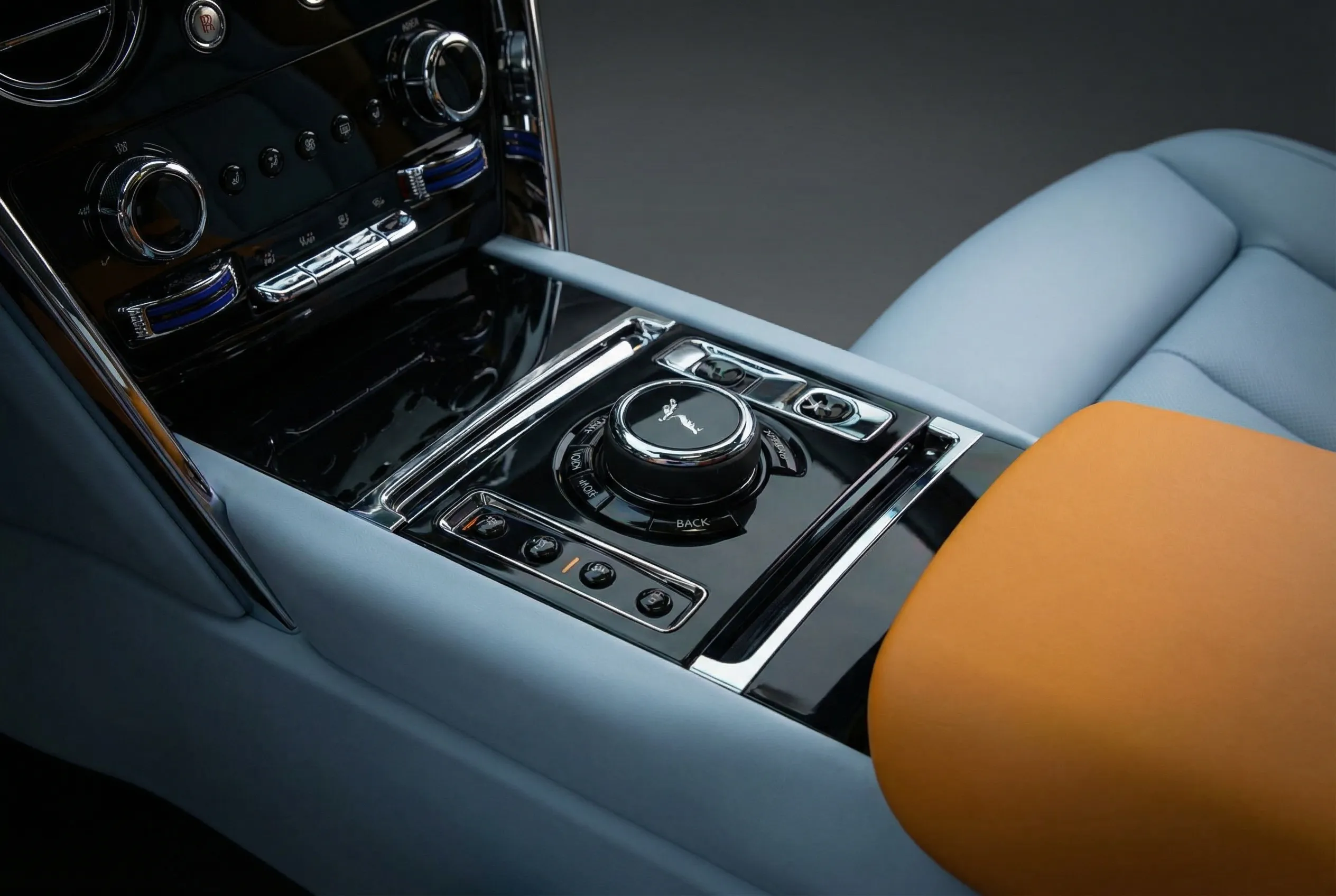 ROLLSROYCE Cullinan Black Badge - Image 4