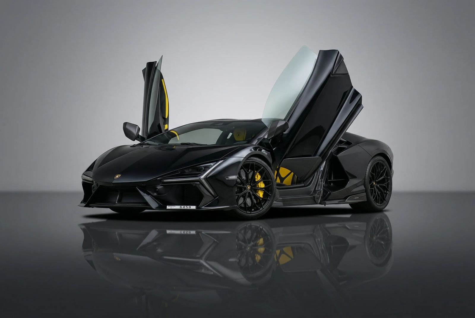 Lamborghini Revuelto 2025