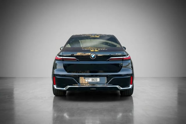 BMW 735i 2024 - Image 3