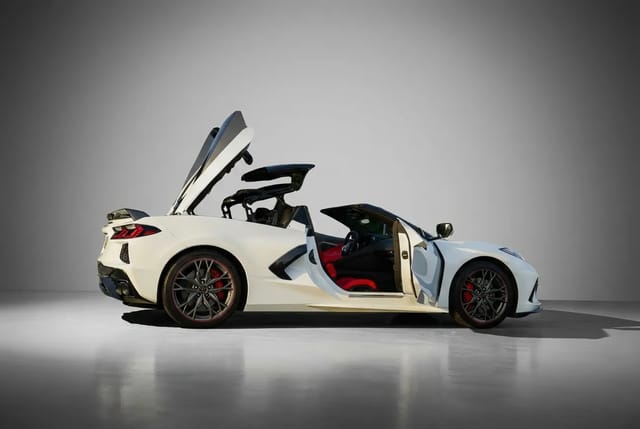 Chevrolet Corvette 2023 - Image 2