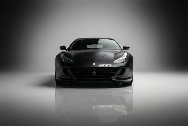 فيراري GTC4 Lusso 2025