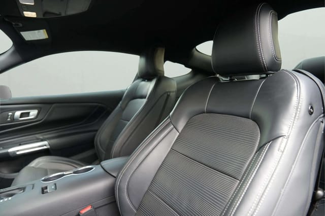 Ford Mustang 2023 - Image 5