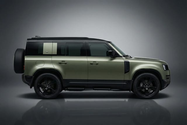 Land Rover Defender 2023 - Image 4