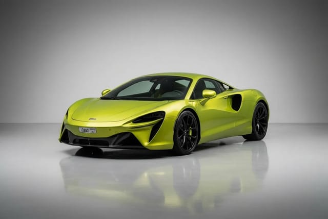 McLaren Artura 2025