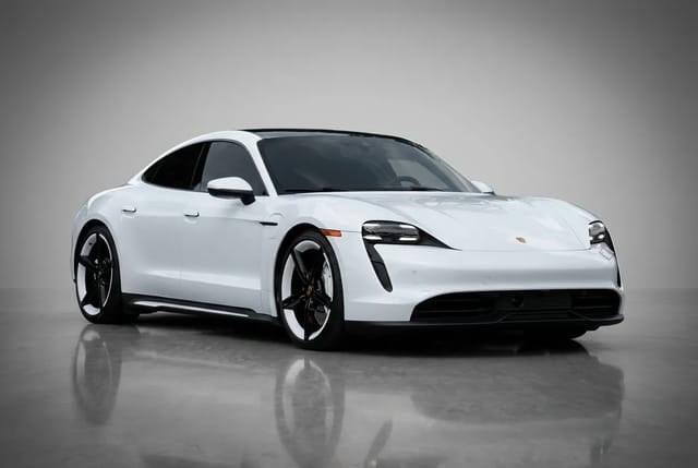 Porsche in Dubai mieten – 911, Cayenne, Panamera, Taycan | Luxus & Leistung | Rotana Star