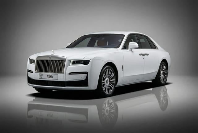 Mieten Sie Rolls Royce in Dubai – Cullinan, Ghost, Phantom, Spectre und mehr | Ultra-Luxus mit Rotana Star