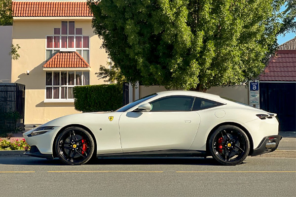 rent FERRARI ROMA 2