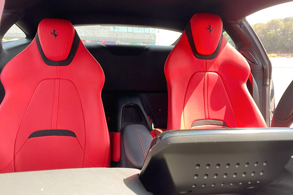 rent FERRARI ROMA 5