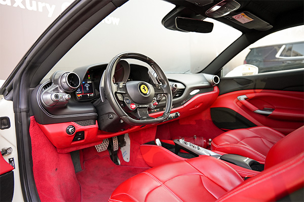 rent Ferrari F8 White 4