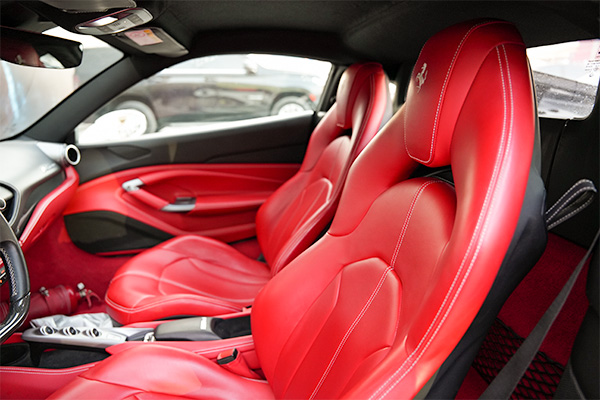 rent Ferrari F8 White 5