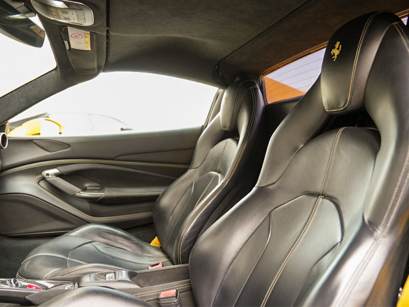 rent Ferrari F8 in dubai 1