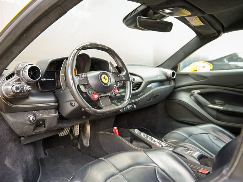 rent Ferrari F8 in dubai 2
