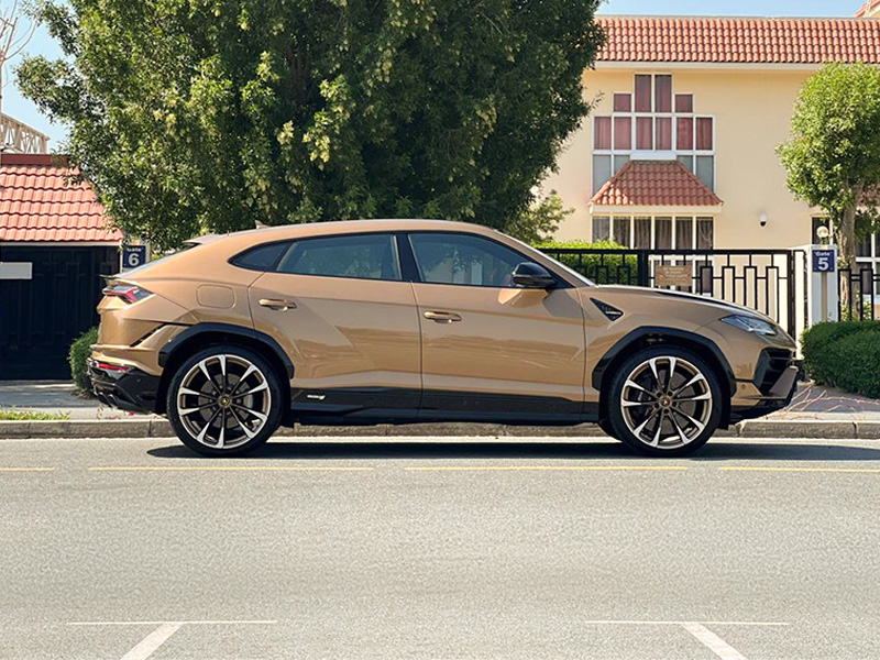 rent Lamborghini urus S in dubai 2