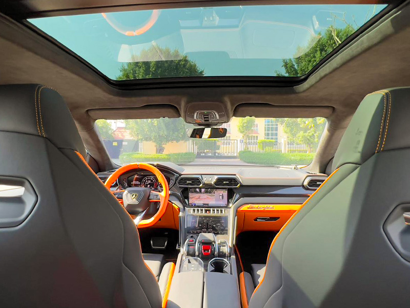 rent Lamborghini urus S in dubai 4
