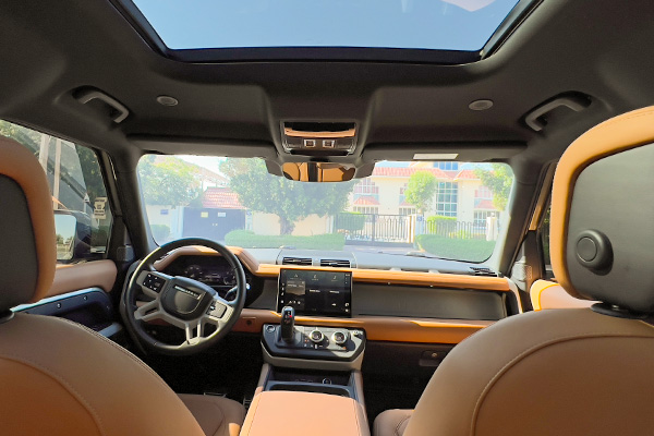 rent Land Rover Defender 4