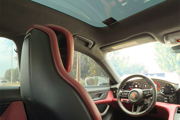 rent Porsche Taycan 5