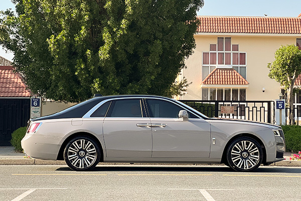 rent ROLLS ROYCE GHOST 2