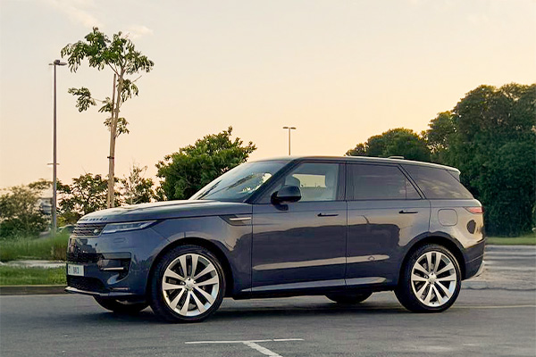 rent Range Rover sports new 4