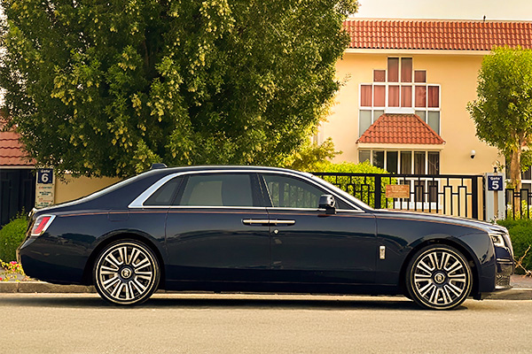rent Rolls Royce Ghost Dark Blue Long 2