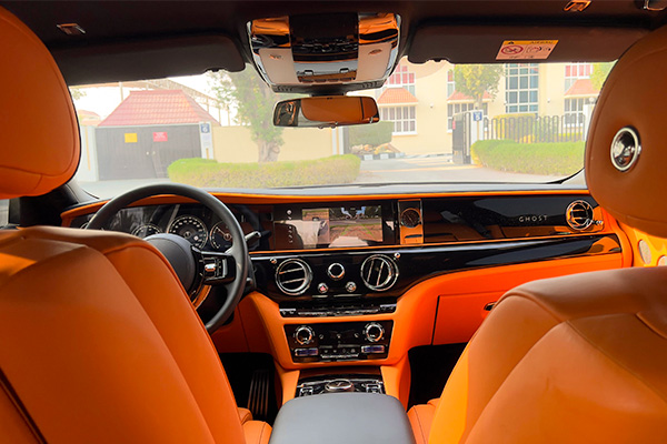 rent Rolls Royce Ghost Long Black 4