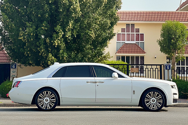 rent Rolls Royce Ghost Long White 3