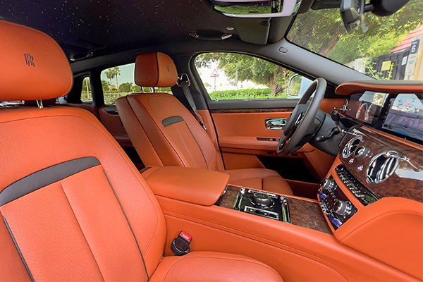 rent Rolls Royce Ghost Long White 4
