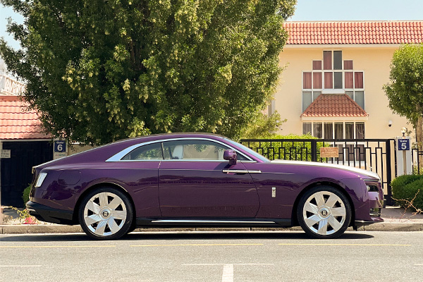 rent Rolls Royce Spectre 3